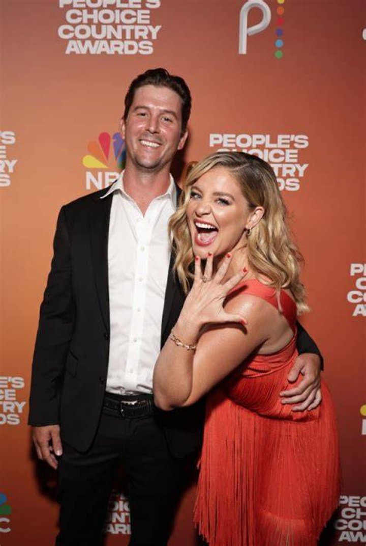 Did Lauren Alaina marry?